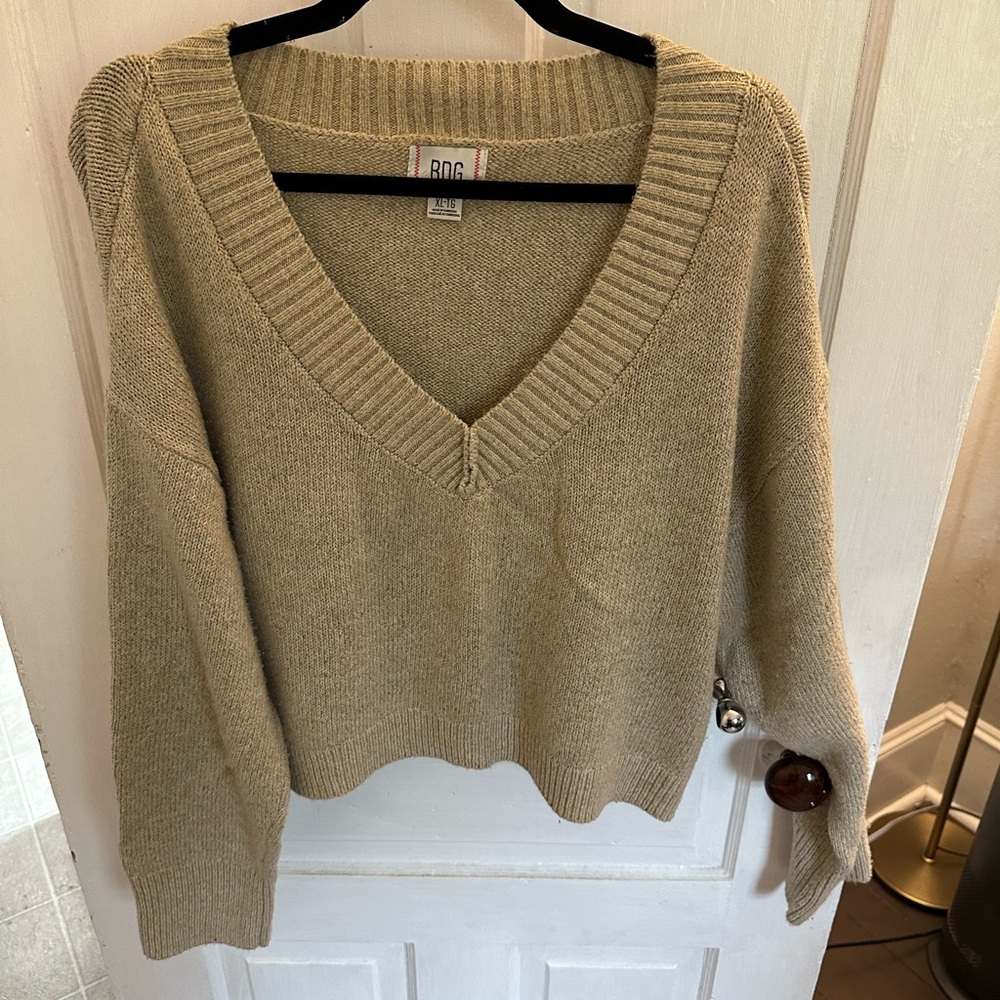 Urban Outfitters Cropped Women's Cream Sweater